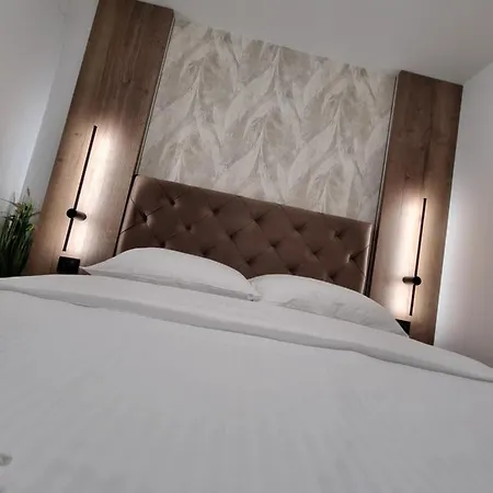 M Lux Apartment *